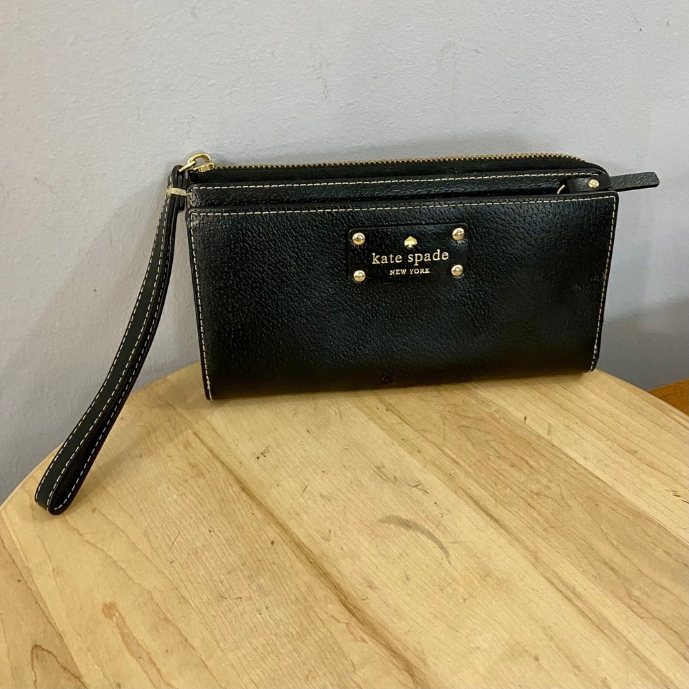 Kate Spade Wellesley Layton Black Pebbled Leather Wristlet Zip Wallet